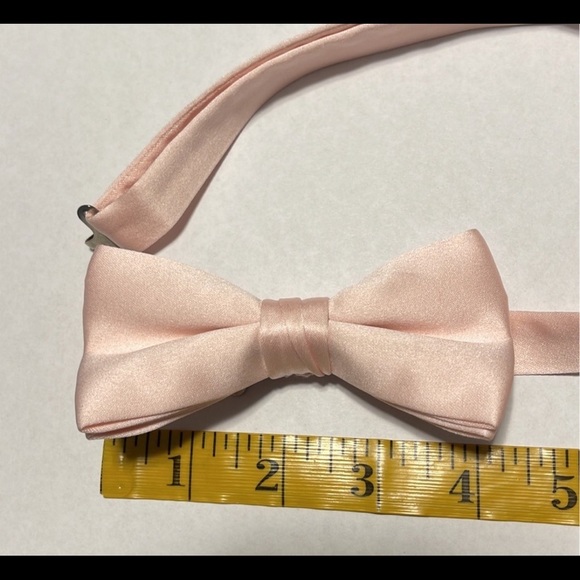 Bow Tie pink adjustable - Picture 2 of 5
